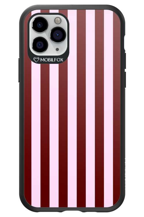 Circus Romance - Apple iPhone 11 Pro