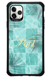 Into the Pool - Apple iPhone 11 Pro Max