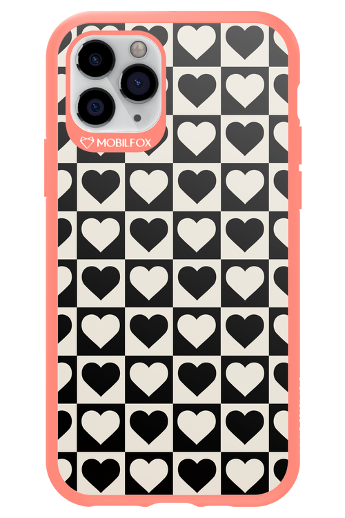 Checkered Heart - Apple iPhone 11 Pro