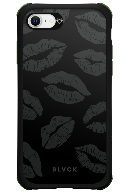 Dark Lips - Apple iPhone 8