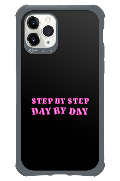 Step by Step Black - Apple iPhone 11 Pro