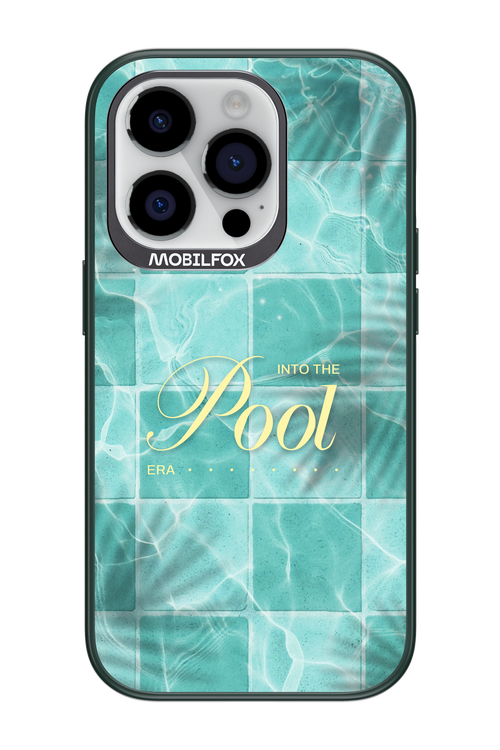 Into the Pool - Apple iPhone 14 Pro