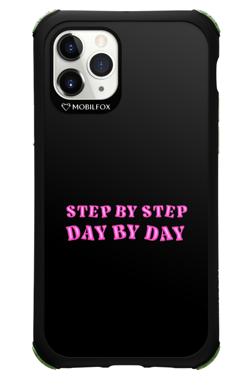 Step by Step Black - Apple iPhone 11 Pro