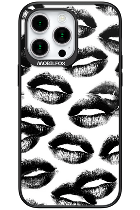 Ghost Kiss - Apple iPhone 15 Pro Max