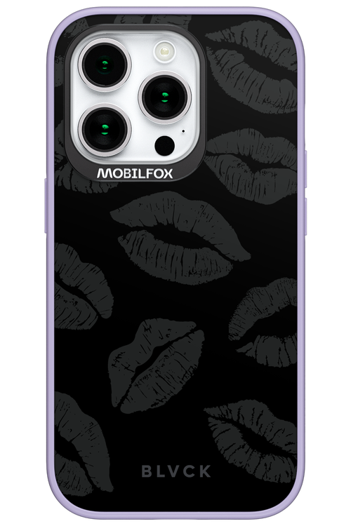 Dark Lips - Apple iPhone 15 Pro