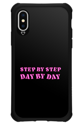 Step by Step Black - Apple iPhone XS